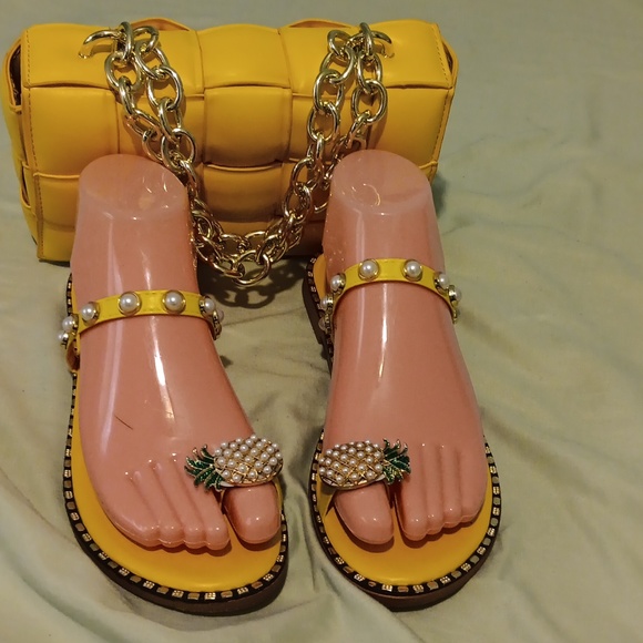 PURSE AND  SANDALS - Picture 2 of 4